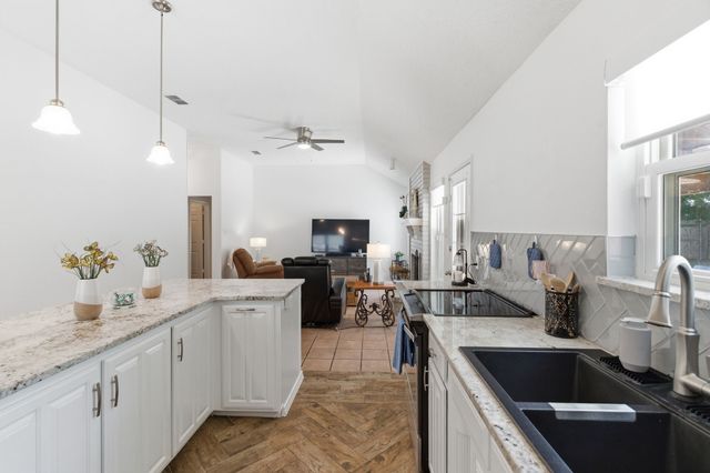 6825 Wooddale Drive, Watauga, TX 76148