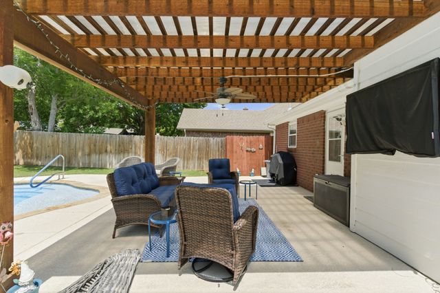 6825 Wooddale Drive, Watauga, TX 76148