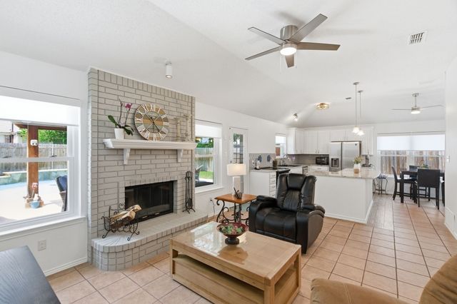 6825 Wooddale Drive, Watauga, TX 76148