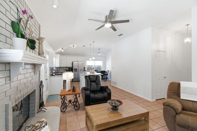 6825 Wooddale Drive, Watauga, TX 76148