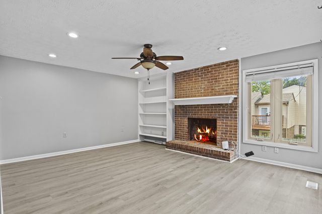 2140 Fort Harrods Drive 23, Lexington, KY 40513