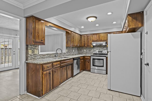 2140 Fort Harrods Drive 23, Lexington, KY 40513