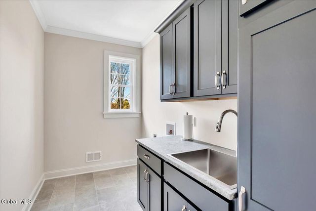 518 Pinewoods Avenue, Brunswick, NY 12180