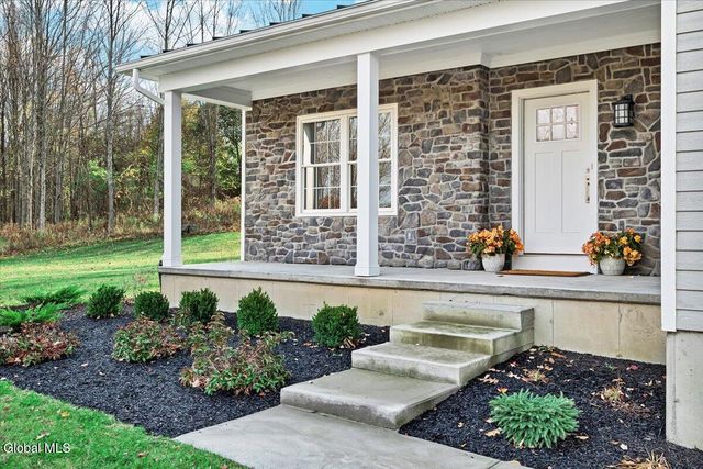 518 Pinewoods Avenue, Brunswick, NY 12180