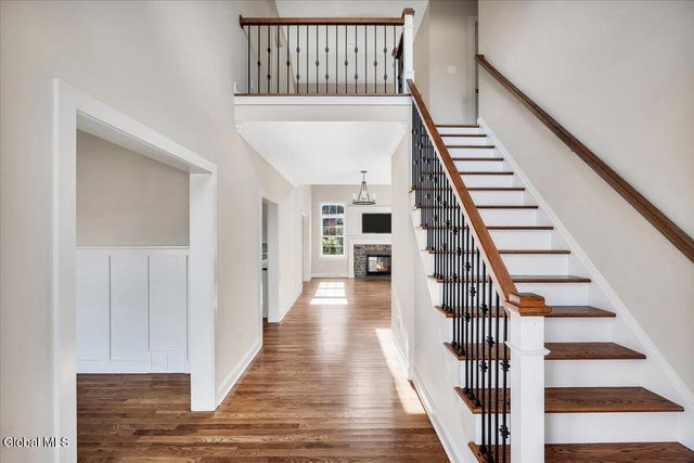 518 Pinewoods Avenue, Brunswick, NY 12180