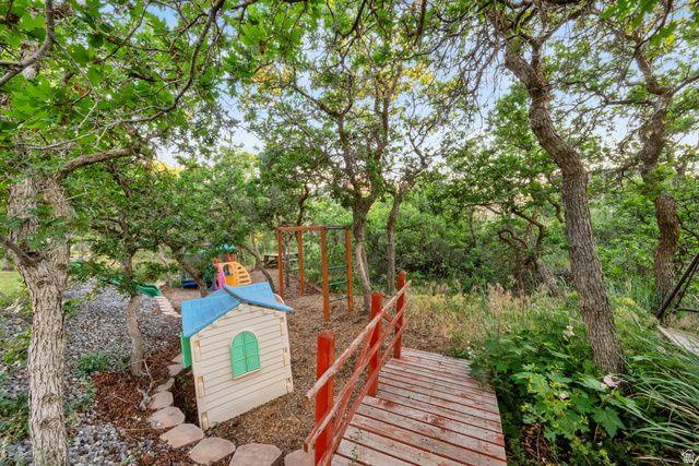6319 W SUTHERLAND DR, Highland, UT 84003
