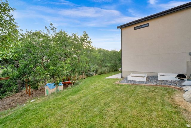 6319 W SUTHERLAND DR, Highland, UT 84003