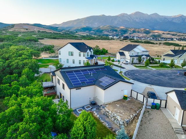 6319 W SUTHERLAND DR, Highland, UT 84003