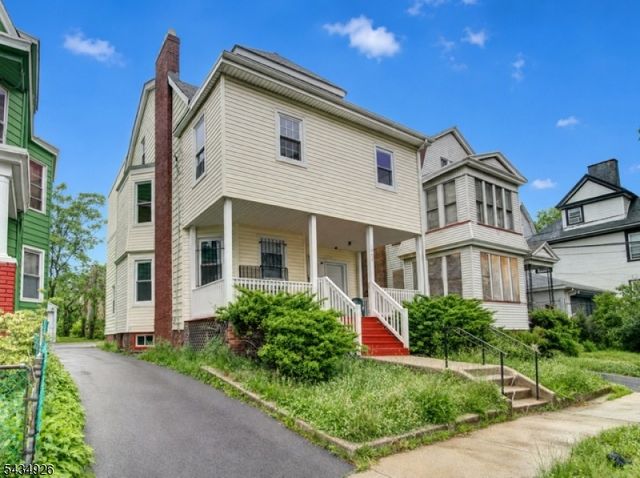 1035 Hunterdon St, Newark City, NJ 07112
