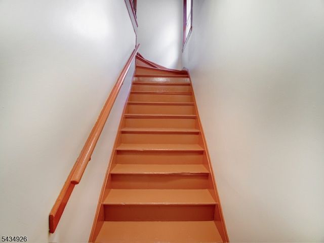 1035 Hunterdon St, Newark City, NJ 07112