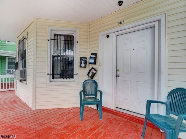 1035 Hunterdon St, Newark City, NJ 07112