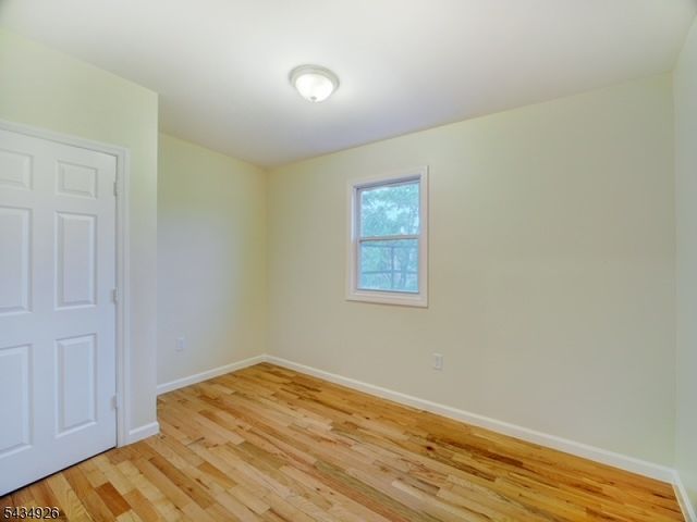 1035 Hunterdon St, Newark City, NJ 07112