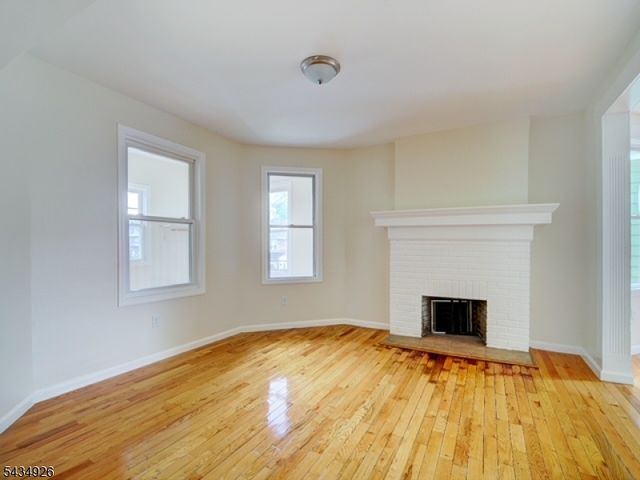 1035 Hunterdon St, Newark City, NJ 07112