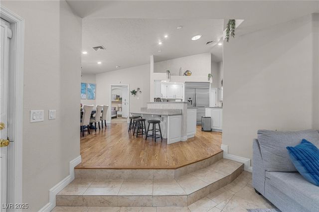 7471 Darby Avenue, Las Vegas, NV 89117