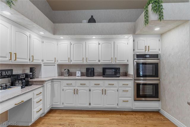 7471 Darby Avenue, Las Vegas, NV 89117