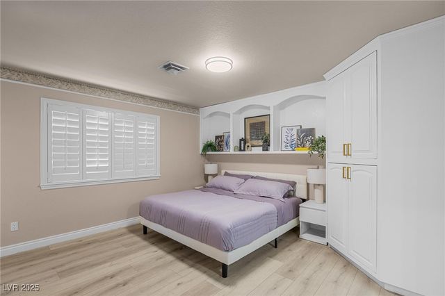 7471 Darby Avenue, Las Vegas, NV 89117