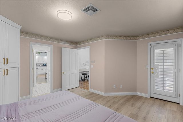 7471 Darby Avenue, Las Vegas, NV 89117