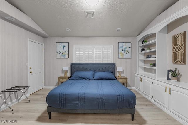 7471 Darby Avenue, Las Vegas, NV 89117