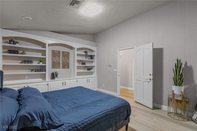 7471 Darby Avenue, Las Vegas, NV 89117