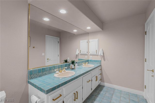 7471 Darby Avenue, Las Vegas, NV 89117