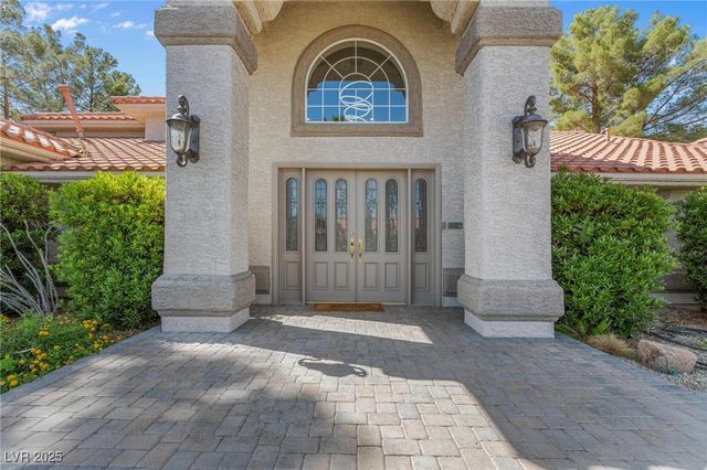 7471 Darby Avenue, Las Vegas, NV 89117