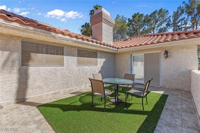 7471 Darby Avenue, Las Vegas, NV 89117