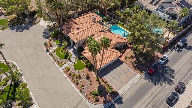 7471 Darby Avenue, Las Vegas, NV 89117