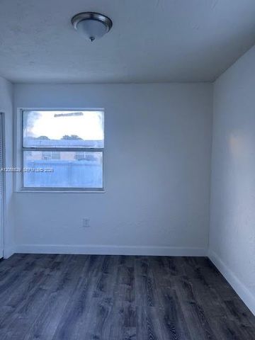 21221 SW 120 AVE, Miami, FL 33177