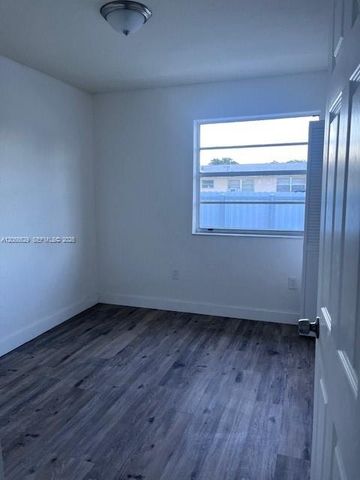 21221 SW 120 AVE, Miami, FL 33177