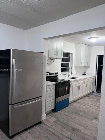 21221 SW 120 AVE, Miami, FL 33177
