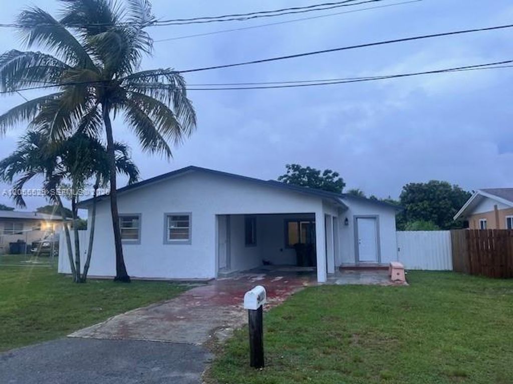 21221 SW 120 AVE, Miami, FL 33177