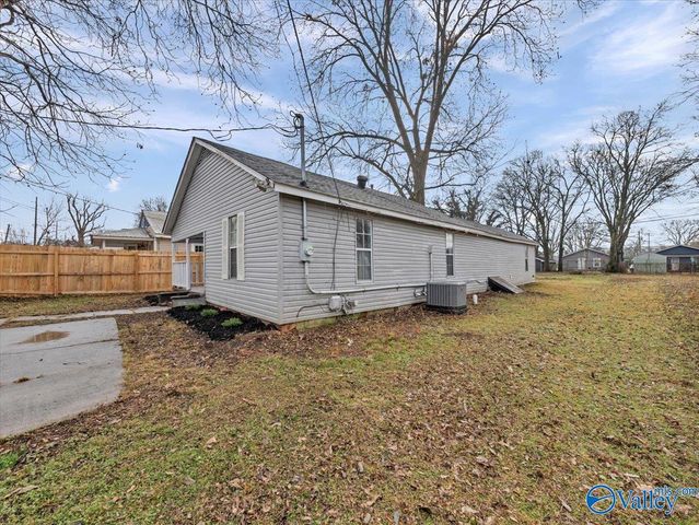 410 Oshaughnessy Avenue NE, Huntsville, AL 35801