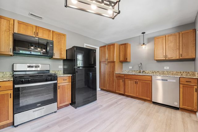 407 Keepataw Drive, Lemont, IL 60439