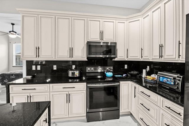 562 SW Souris Avenue, Port St. Lucie, FL 34953