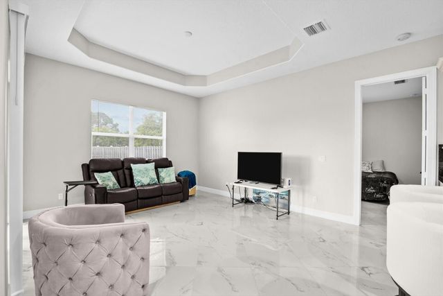 562 SW Souris Avenue, Port St. Lucie, FL 34953