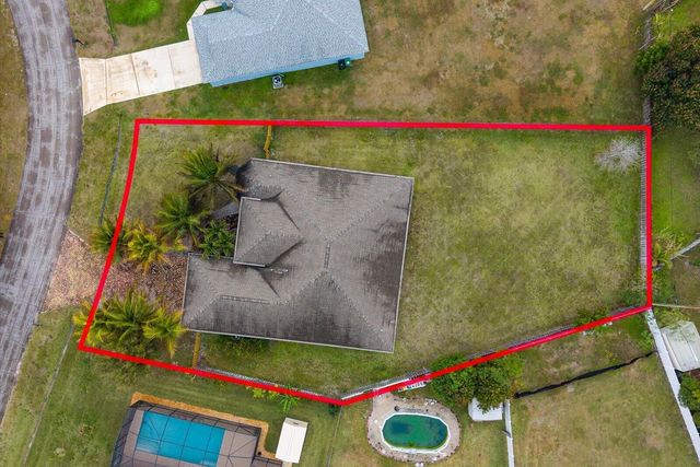 562 SW Souris Avenue, Port St. Lucie, FL 34953