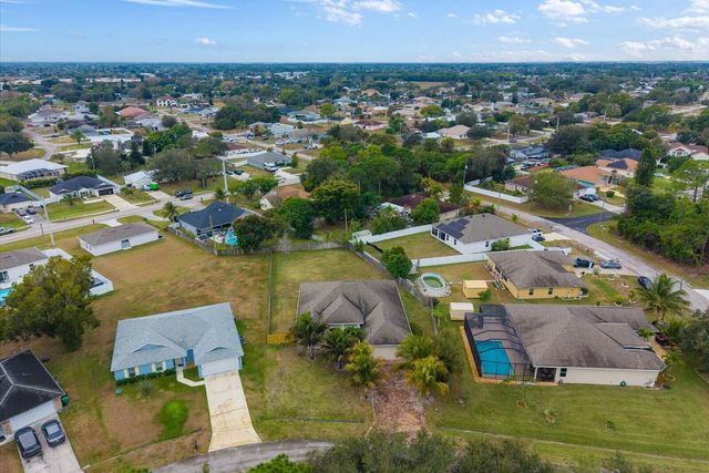 562 SW Souris Avenue, Port St. Lucie, FL 34953