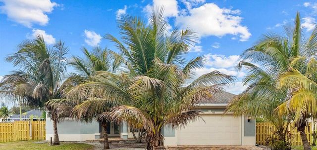 562 SW Souris Avenue, Port St. Lucie, FL 34953