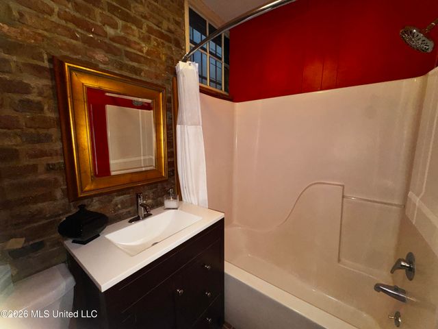 303 N Commerce Street, Natchez, MS 39120