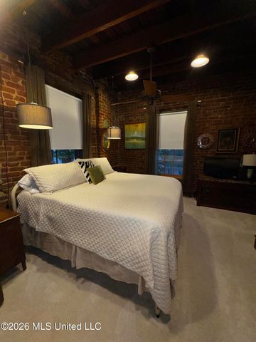 303 N Commerce Street, Natchez, MS 39120