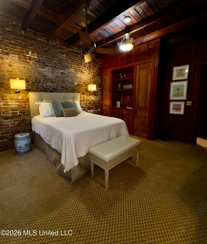 303 N Commerce Street, Natchez, MS 39120