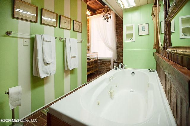 303 N Commerce Street, Natchez, MS 39120