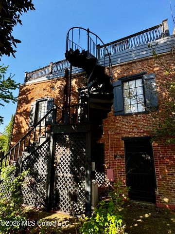 303 N Commerce Street, Natchez, MS 39120