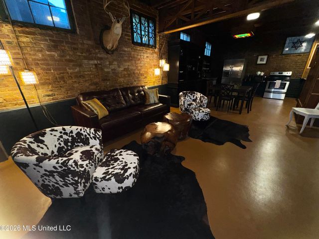 303 N Commerce Street, Natchez, MS 39120