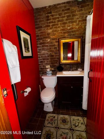 303 N Commerce Street, Natchez, MS 39120