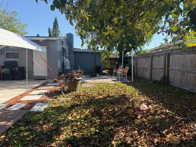 729 Cherry Road, West Palm Beach, FL 33409