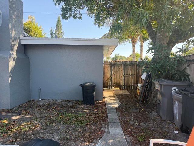 729 Cherry Road, West Palm Beach, FL 33409