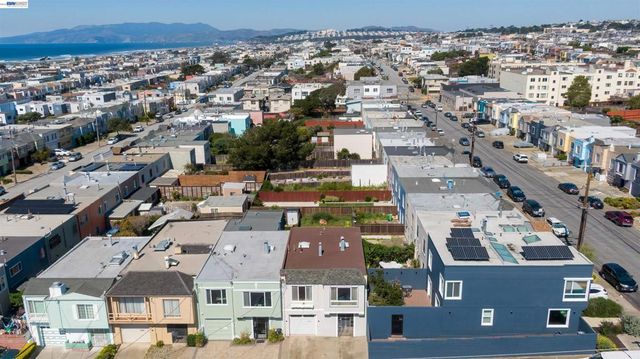 3218 Wawona St, San Francisco, CA 94116