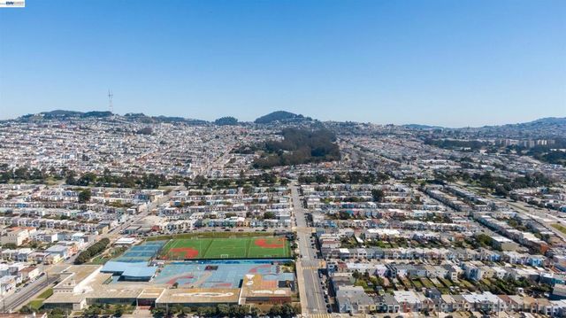 3218 Wawona St, San Francisco, CA 94116