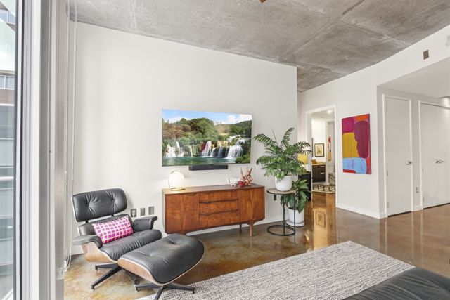 600 12th Ave S Apt 815, Nashville, TN 37203